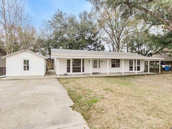 3435 Lejeune St, Livonia, LA 70755