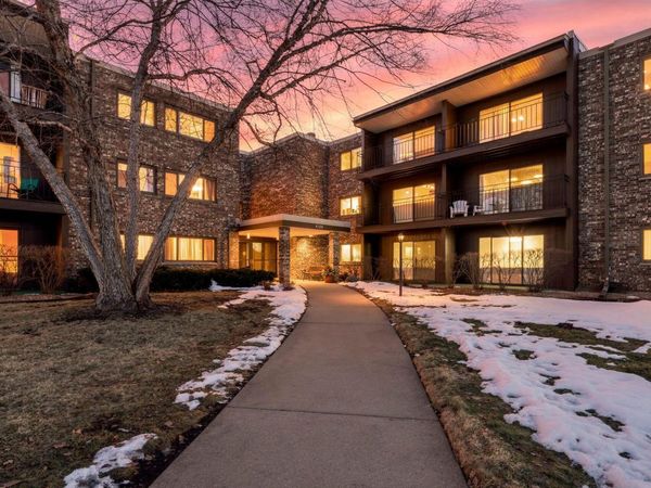 4120 Parklawn Avenue, Unit 120, Edina, MN 55435