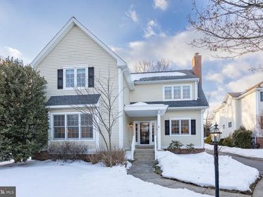 956 PINEHURST DRIVE, CHESTER SPRINGS, PA 19425