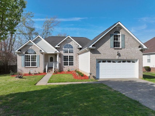 1251 Wentworth Dr, Gallatin, TN 37066