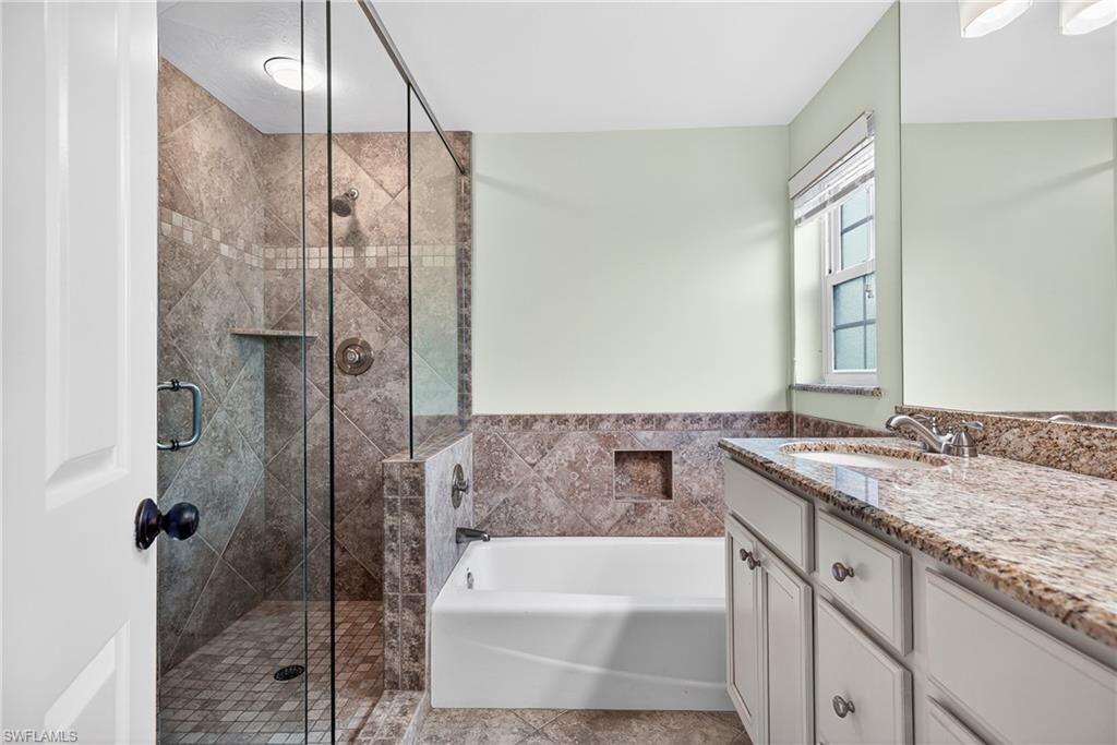 5899 Chanteclair Dr, Unit 211, Naples, FL 34108 Photo