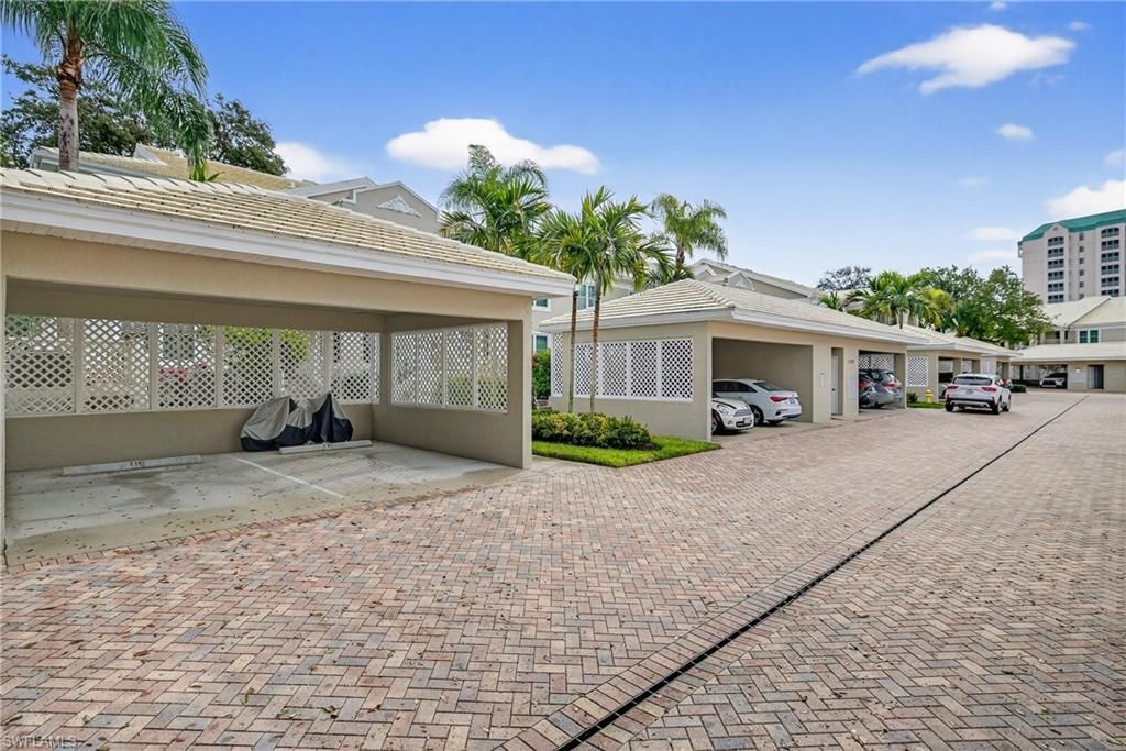 5899 Chanteclair Dr, Unit 211, Naples, FL 34108 Photo