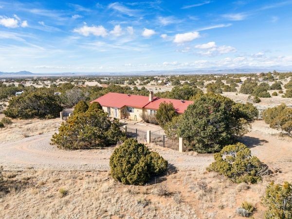 42 Coyote Crossing, Santa Fe, NM 87508