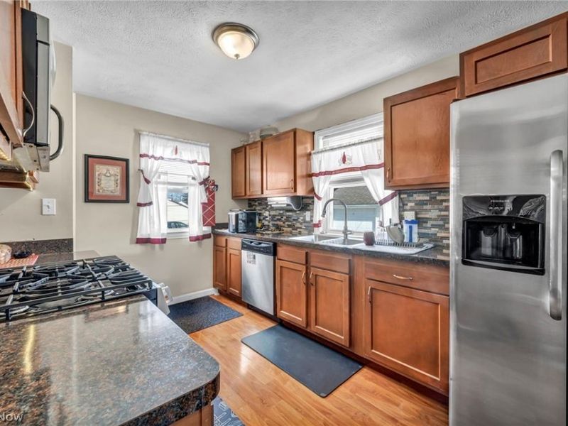 931 E 214th Street, Cleveland, OH 44119 Photo 10