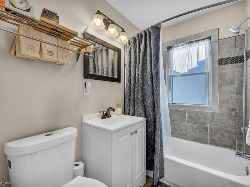 931 E 214th Street, Cleveland, OH 44119 Photo 11