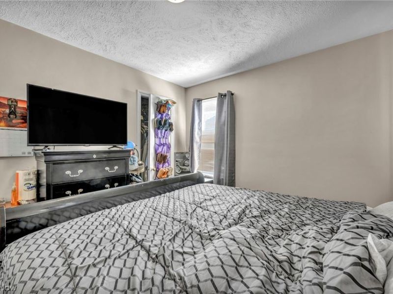 931 E 214th Street, Cleveland, OH 44119 Photo 16