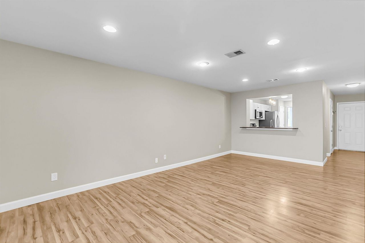 1530 Fort Johnson Road Photo 9