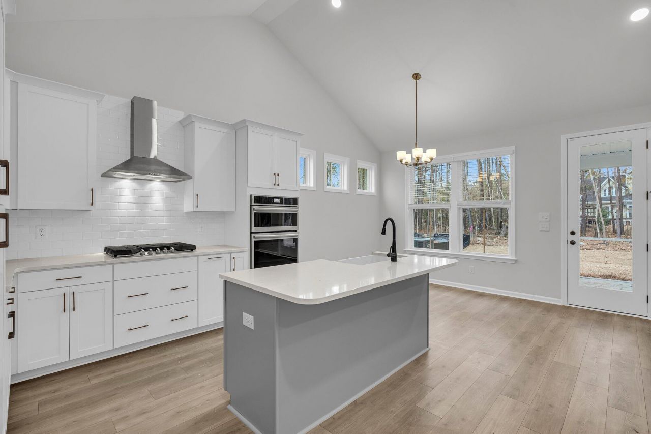 812 Abbey Gardens Lane Photo 11