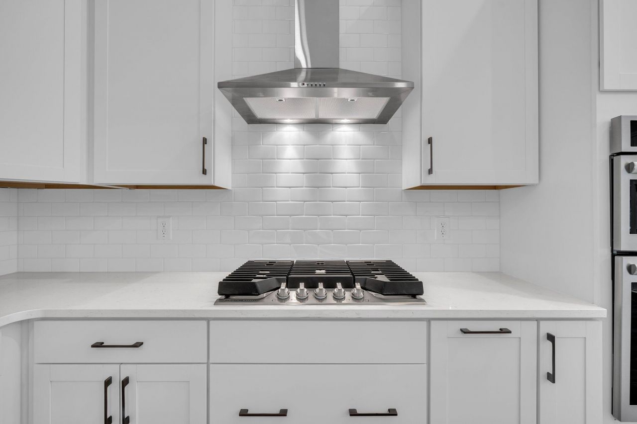 812 Abbey Gardens Lane Photo 12