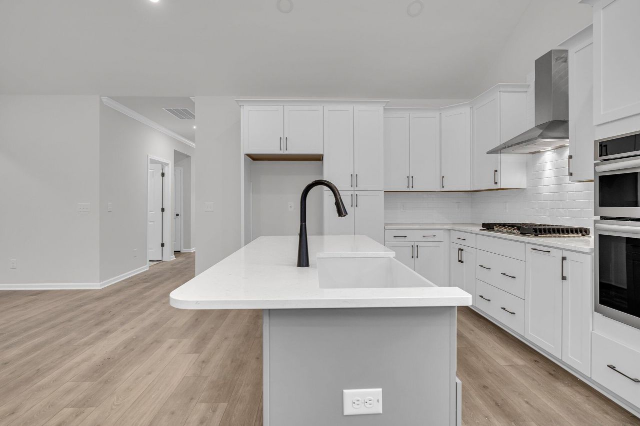 812 Abbey Gardens Lane Photo 16