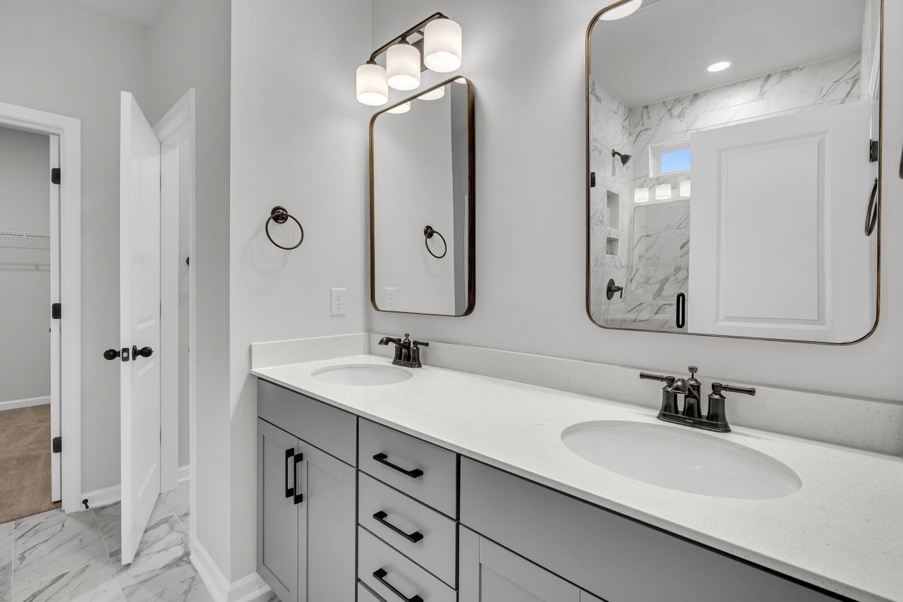 812 Abbey Gardens Lane Photo 18