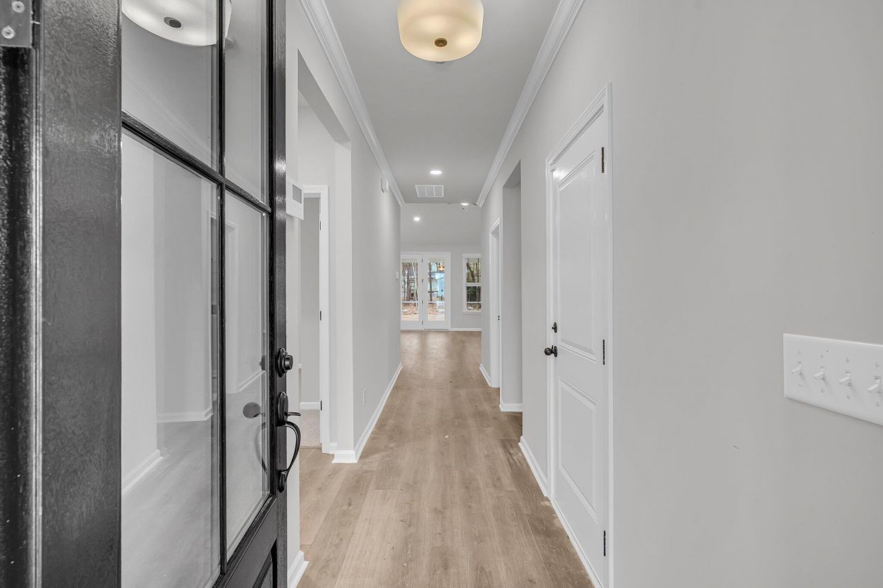 812 Abbey Gardens Lane Photo 2