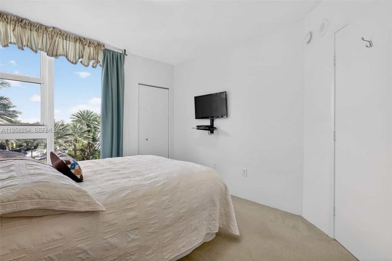 19333 Collins Ave, Unit 510, Sunny Isles Beach, FL 33160 Photo