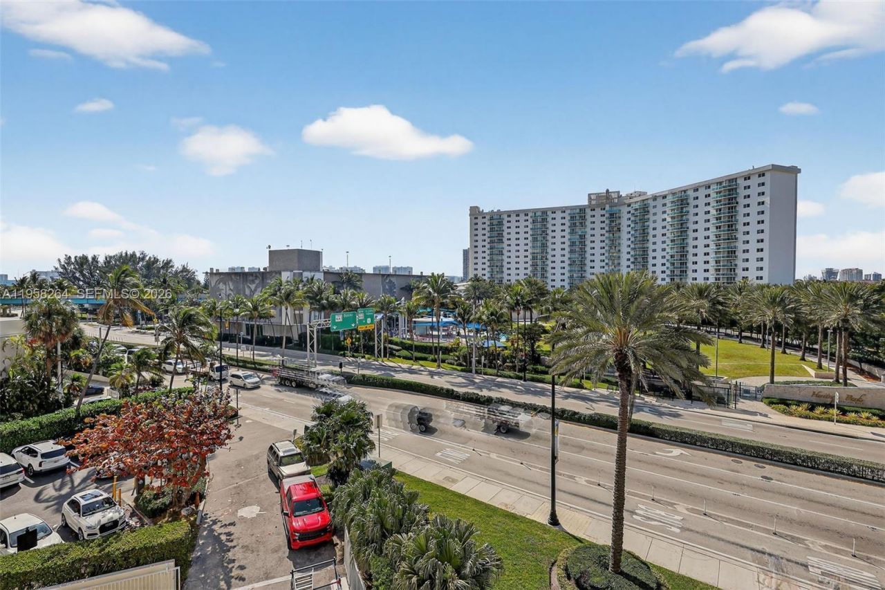 19333 Collins Ave, Unit 510, Sunny Isles Beach, FL 33160 Photo