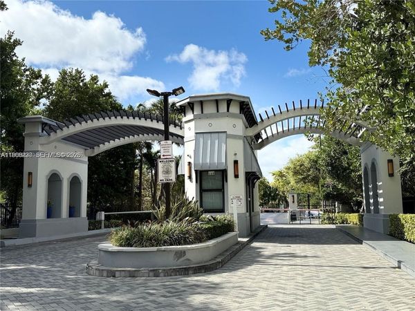 245 Poinciana Dr, Unit 505, Sunny Isles Beach, FL 33160