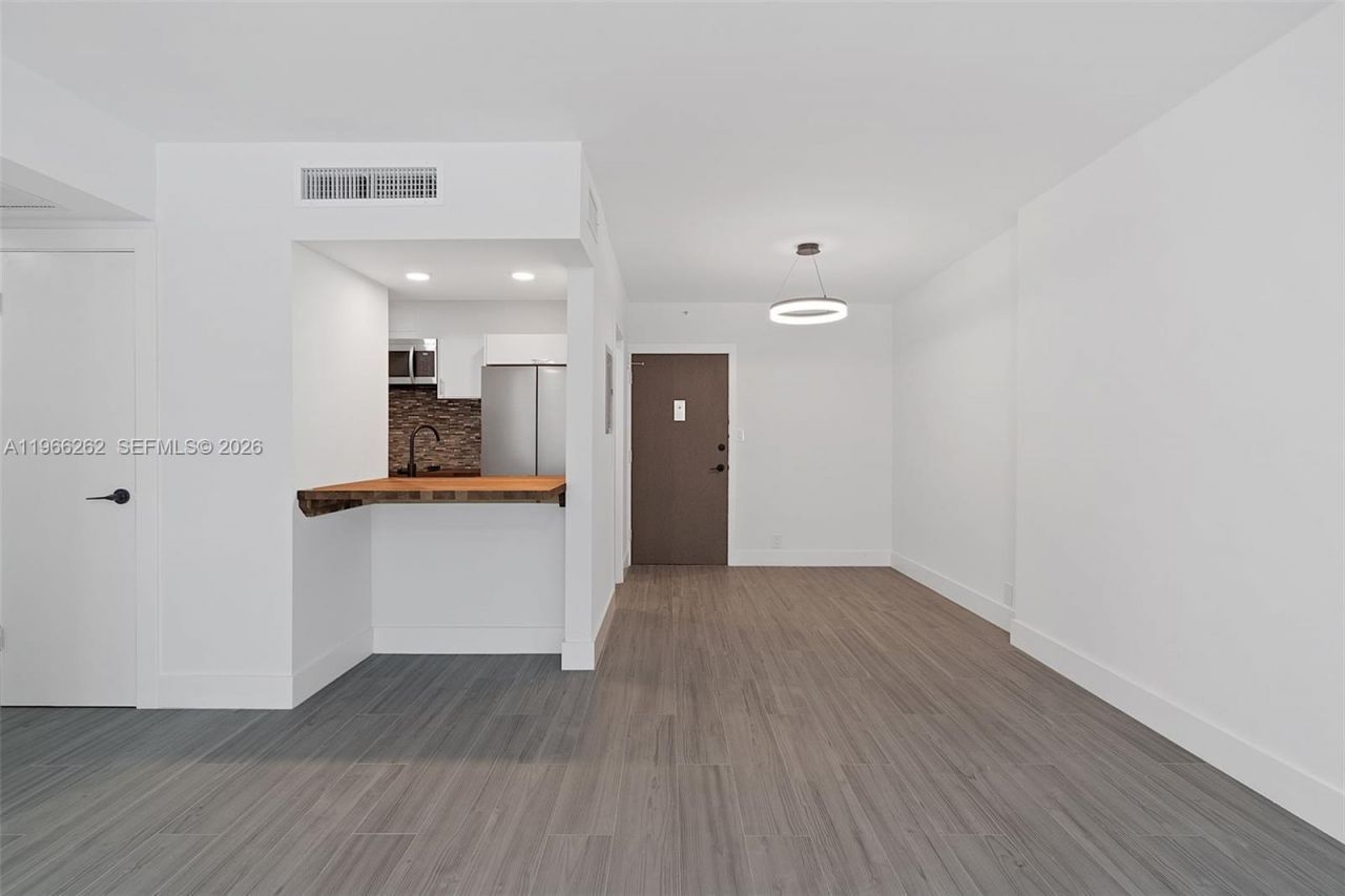 1200 West Ave , Unit 521, Miami Beach, FL 33139 Photo