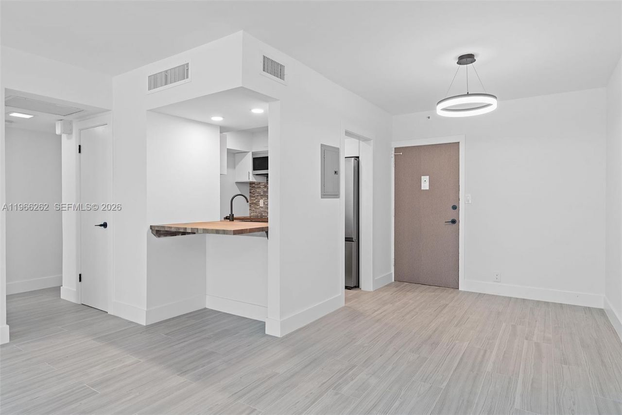 1200 West Ave , Unit 521, Miami Beach, FL 33139 Photo