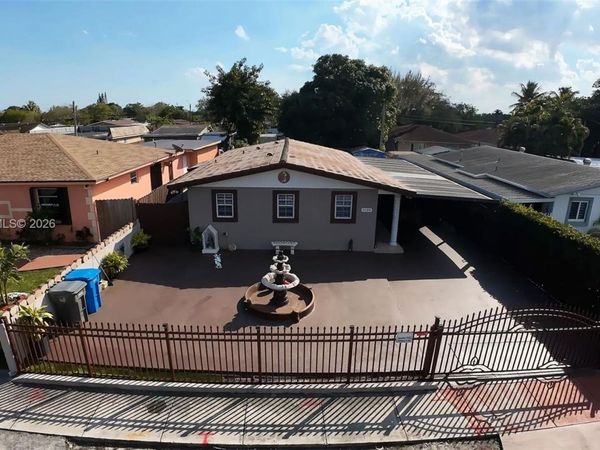5720 SW 39th St, West Park, FL 33023