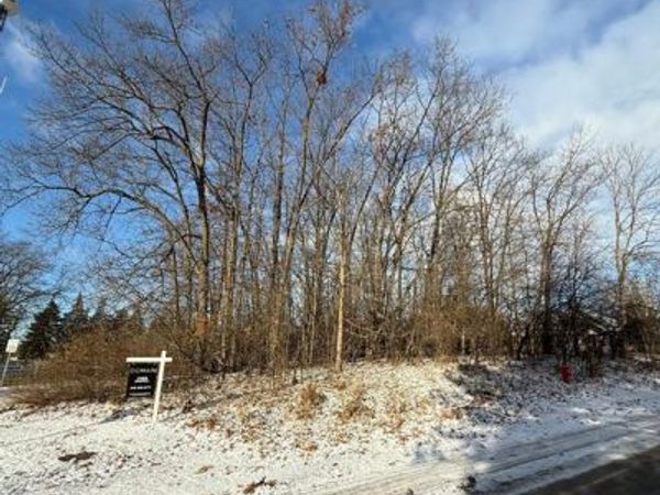 2390 KLINGENSMITH Road , Bloomfield Twp, MI 48302