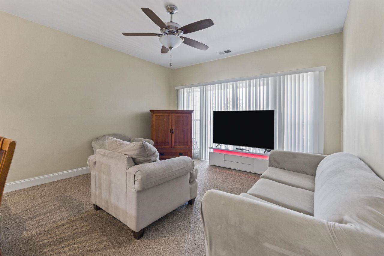 1033 World Tour Blvd.  Photo 12