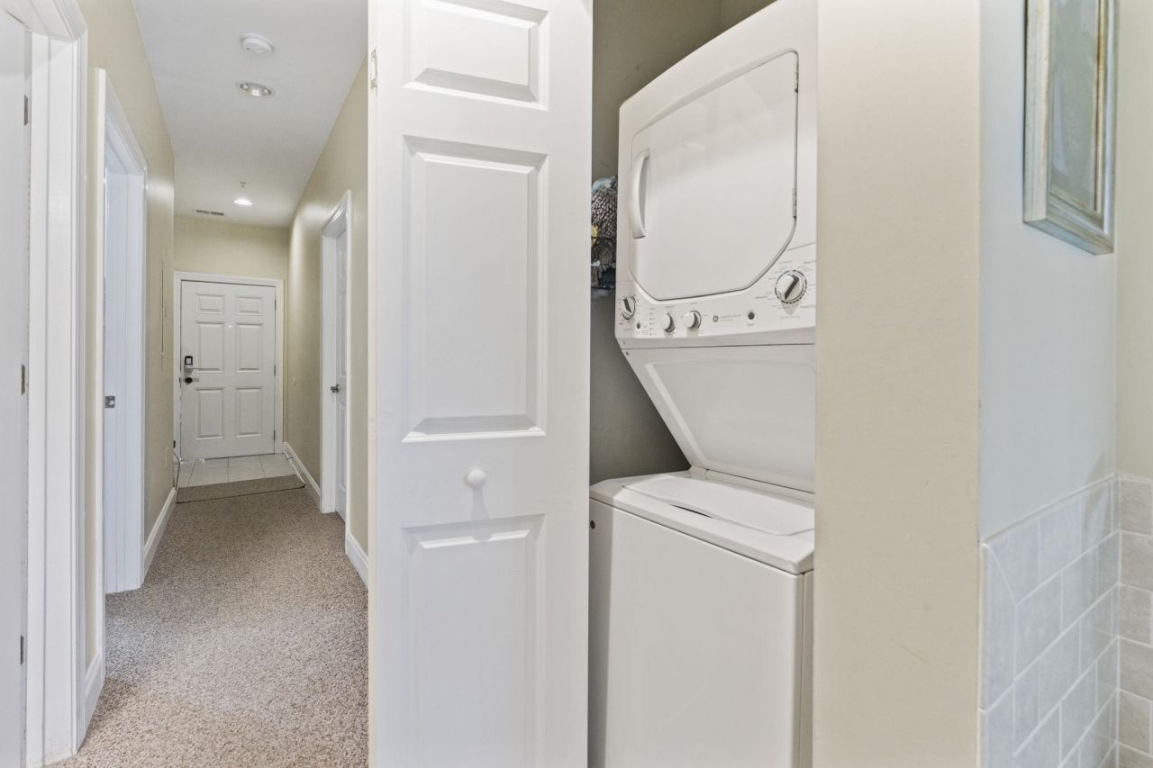 1033 World Tour Blvd.  Photo 21