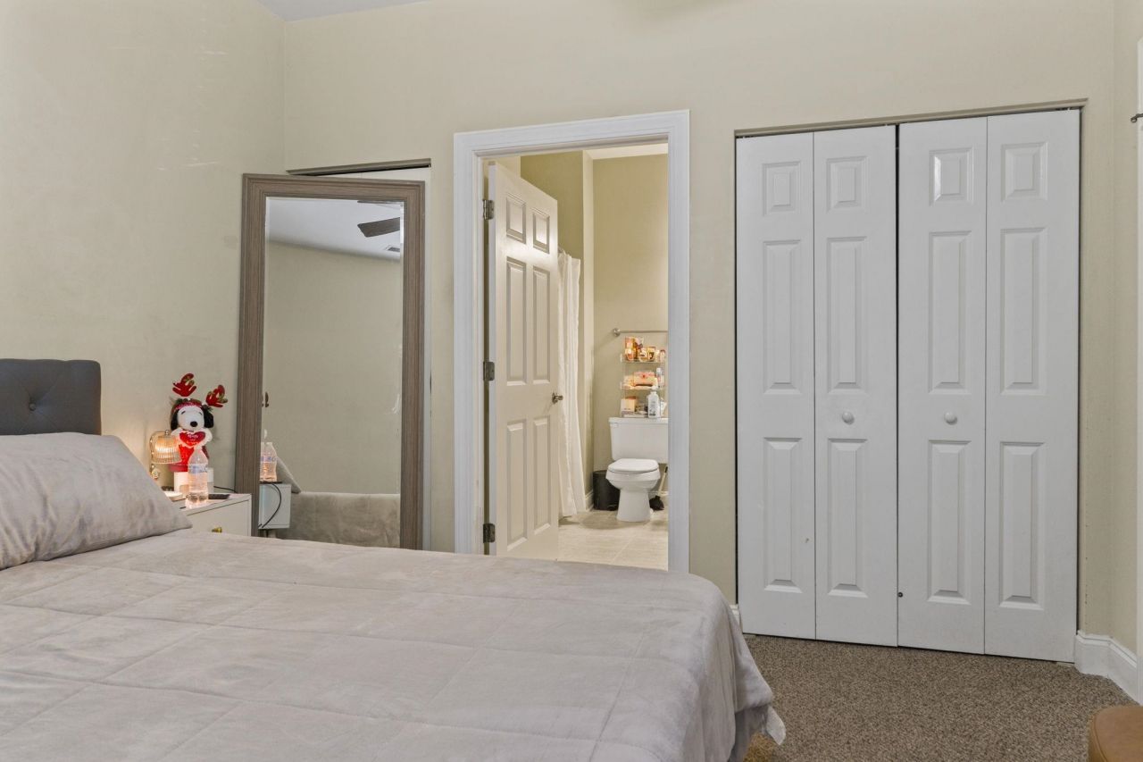 1033 World Tour Blvd. Photo 23