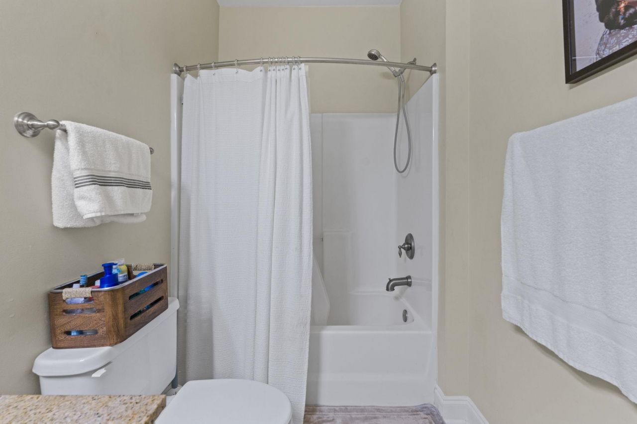 1033 World Tour Blvd. Photo 26