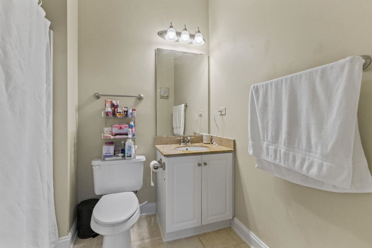 1033 World Tour Blvd. Photo 31