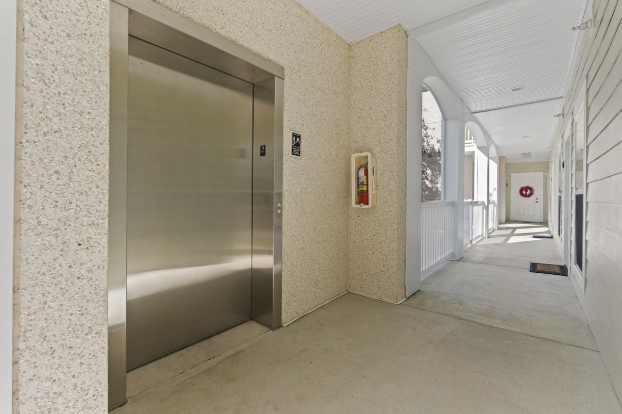 1033 World Tour Blvd. Photo 35