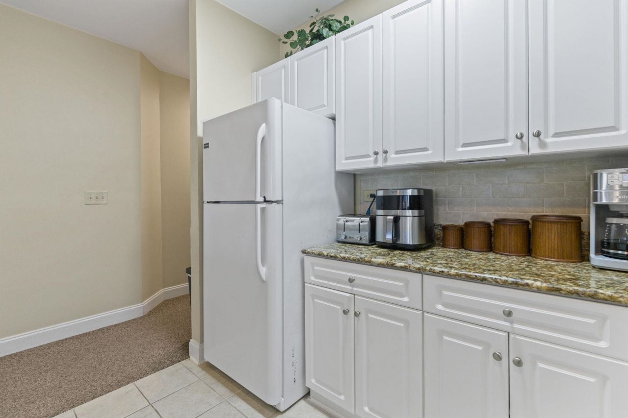 1033 World Tour Blvd.  Photo 7