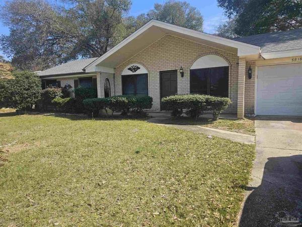 5818 Ventura Ln, Pensacola, FL 32526