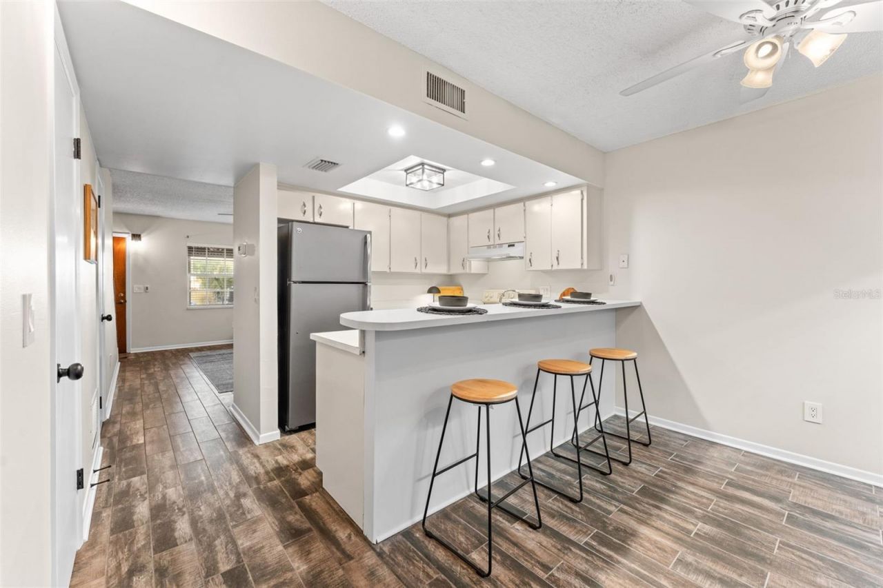 101 N Pine Street, Unit 2, New Smyrna Beach, FL 32169 Photo