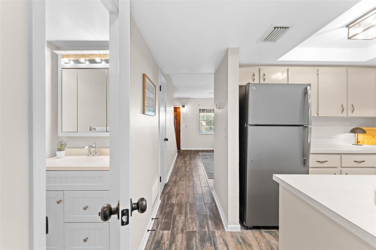 101 N Pine Street, Unit 2, New Smyrna Beach, FL 32169 Photo