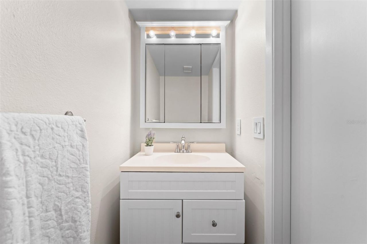 101 N Pine Street, Unit 2, New Smyrna Beach, FL 32169 Photo