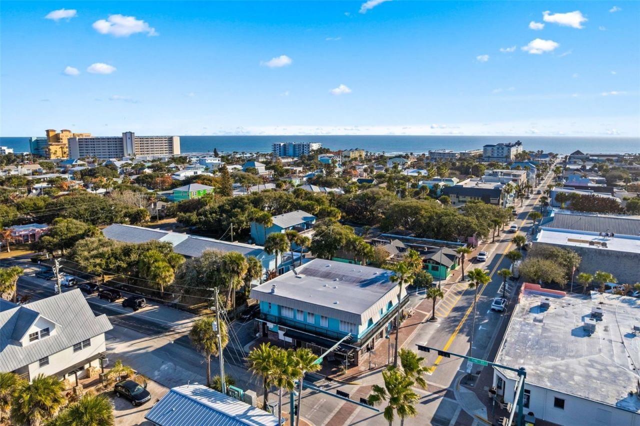 101 N Pine Street, Unit 2, New Smyrna Beach, FL 32169 Photo