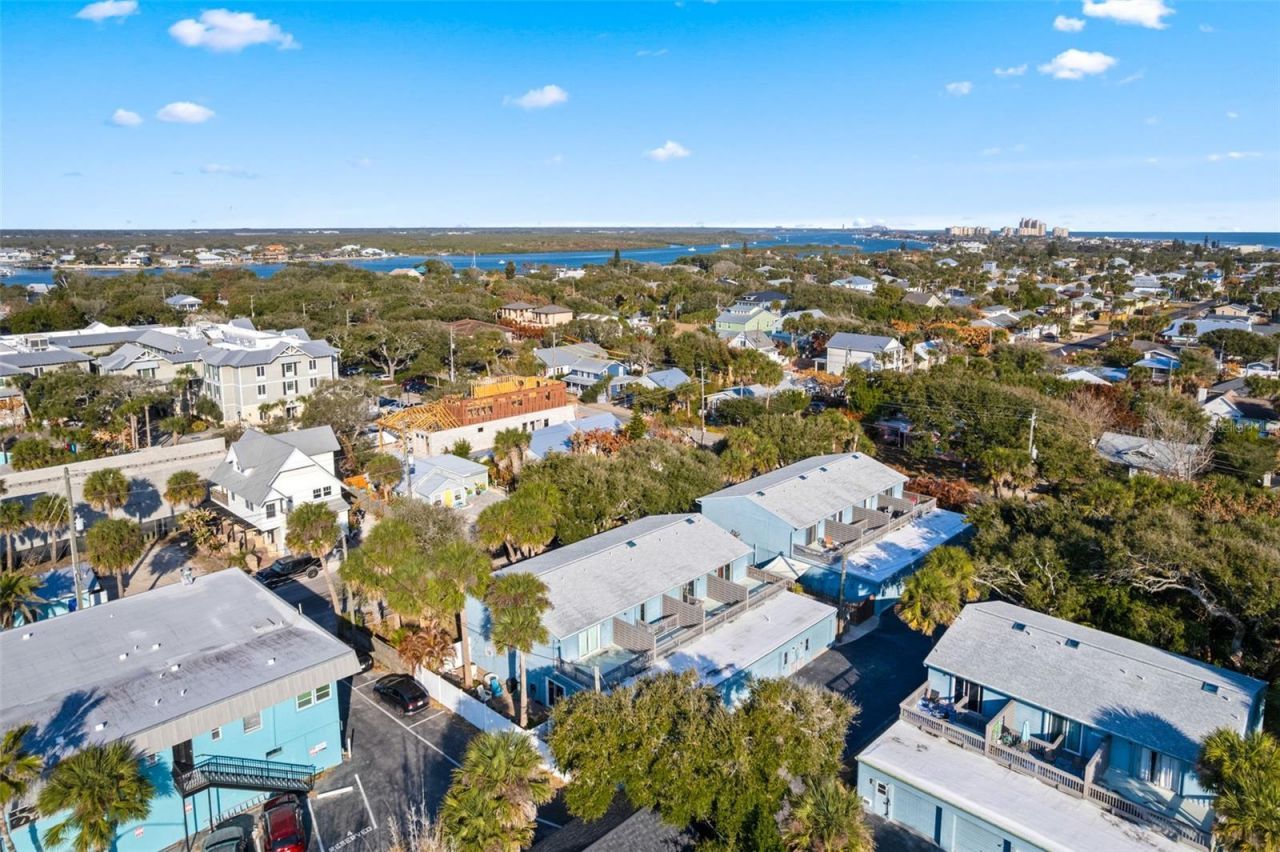 101 N Pine Street, Unit 2, New Smyrna Beach, FL 32169 Photo