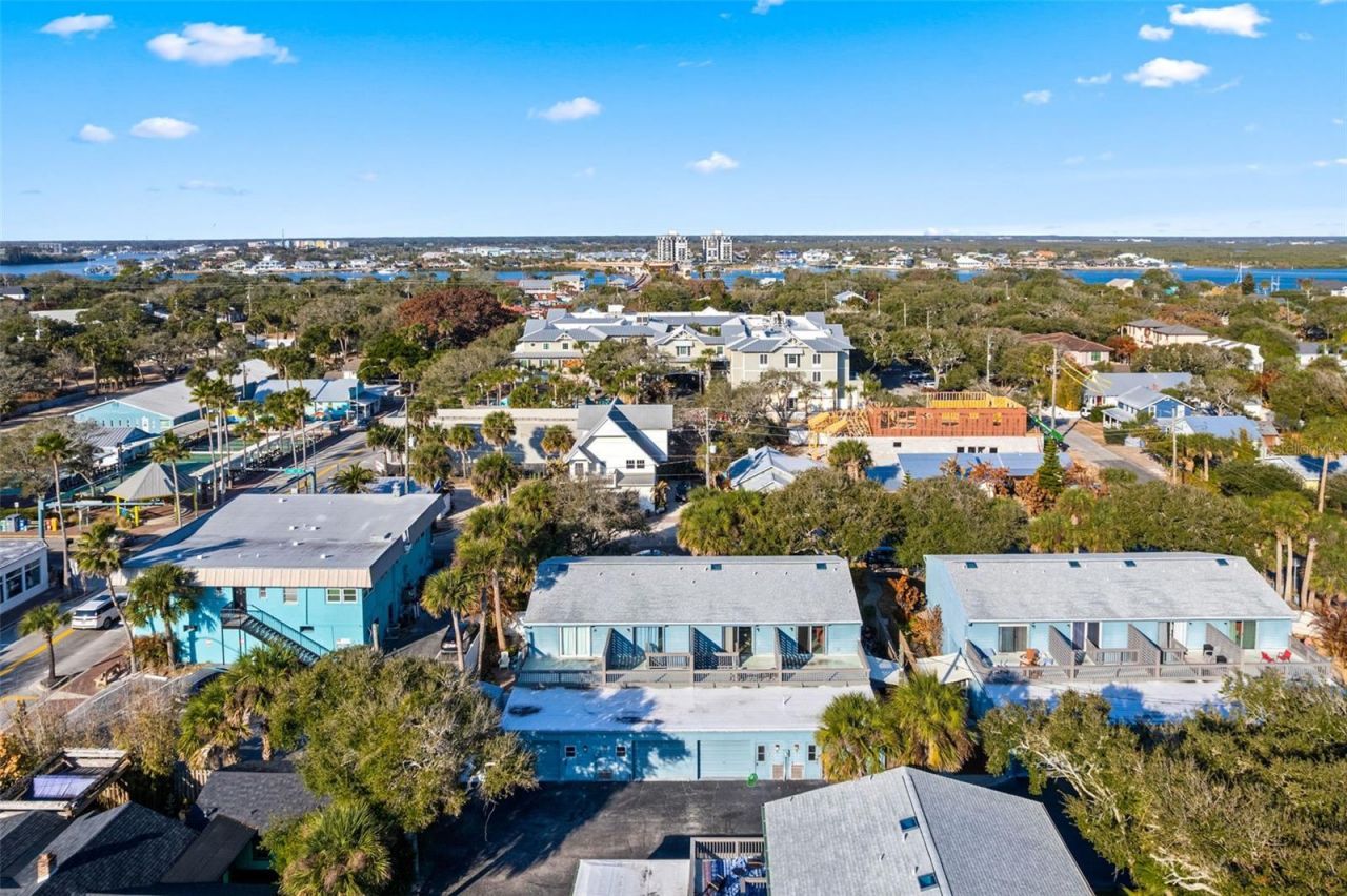 101 N Pine Street, Unit 2, New Smyrna Beach, FL 32169 Photo