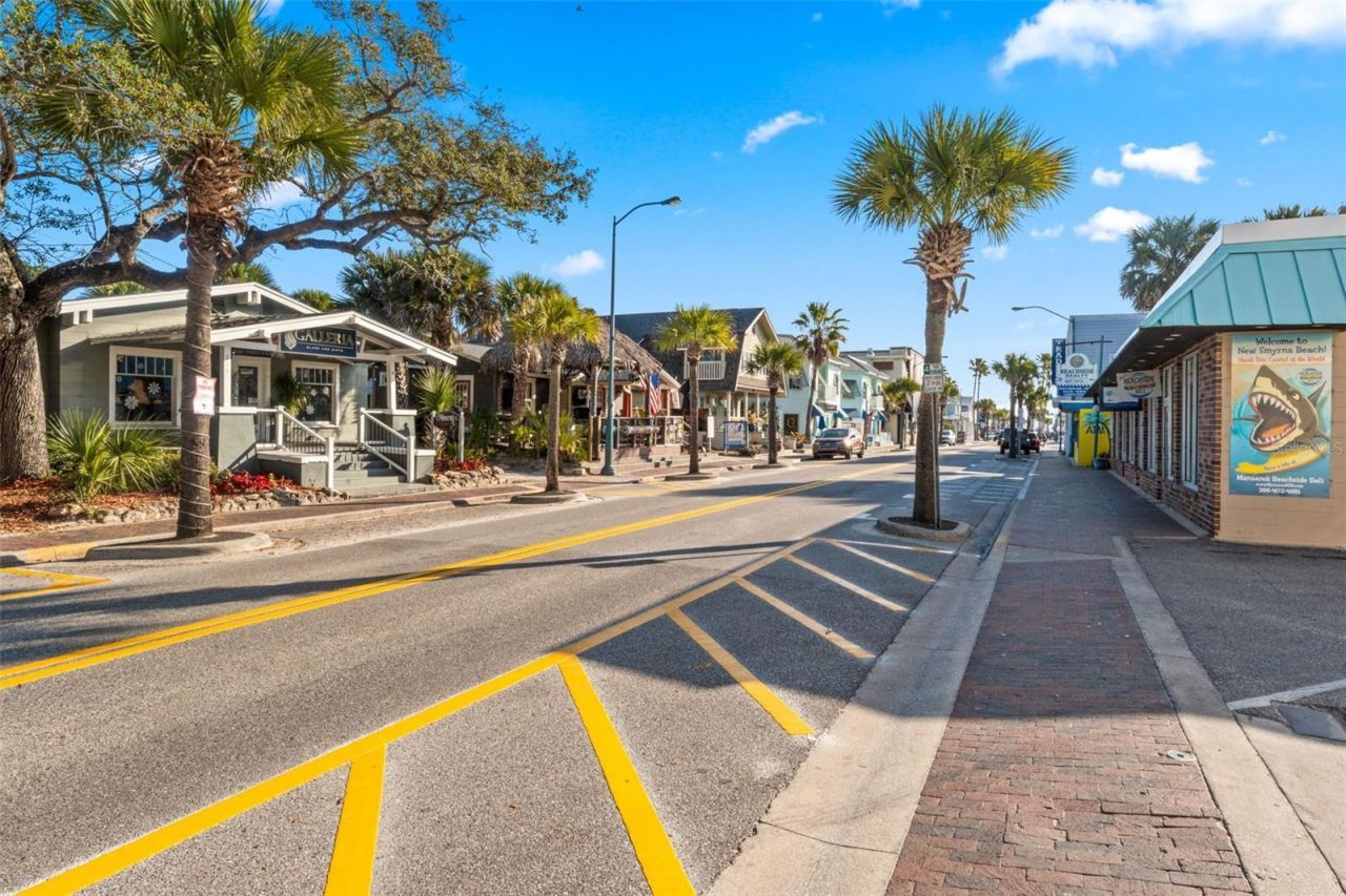 101 N Pine Street, Unit 2, New Smyrna Beach, FL 32169 Photo