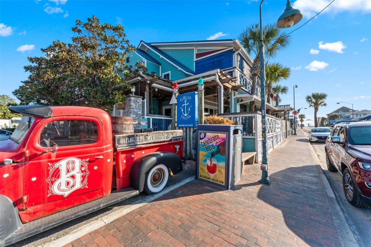 101 N Pine Street, Unit 2, New Smyrna Beach, FL 32169 Photo