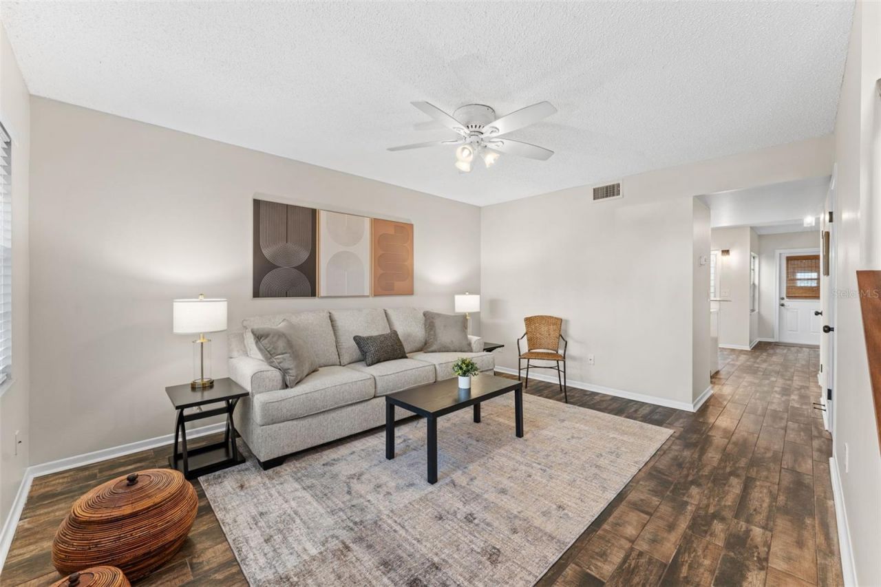 101 N Pine Street, Unit 2, New Smyrna Beach, FL 32169 Photo