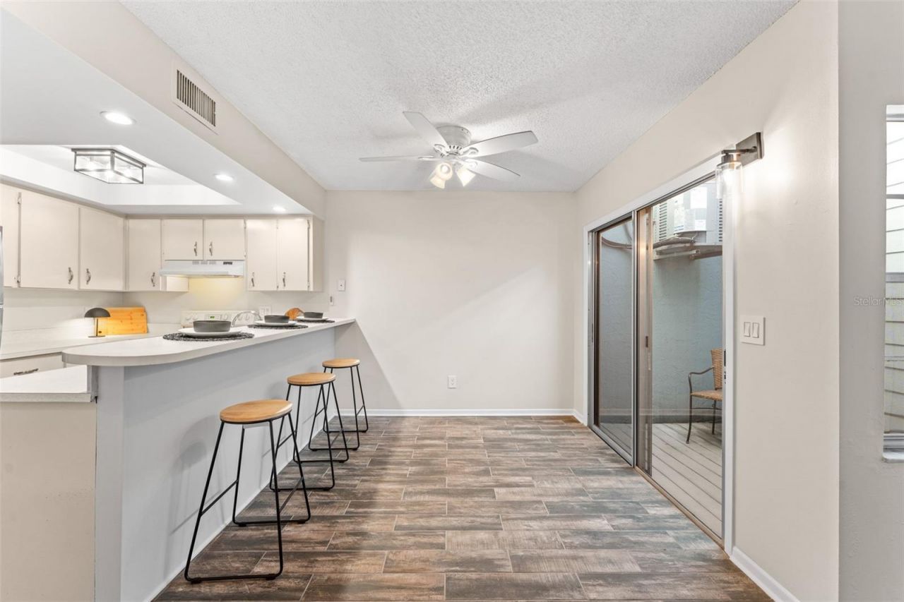 101 N Pine Street, Unit 2, New Smyrna Beach, FL 32169 Photo