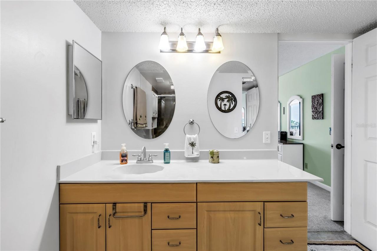 6265 Sun Boulevard, Unit 605, Saint Petersburg, FL 33715 Photo