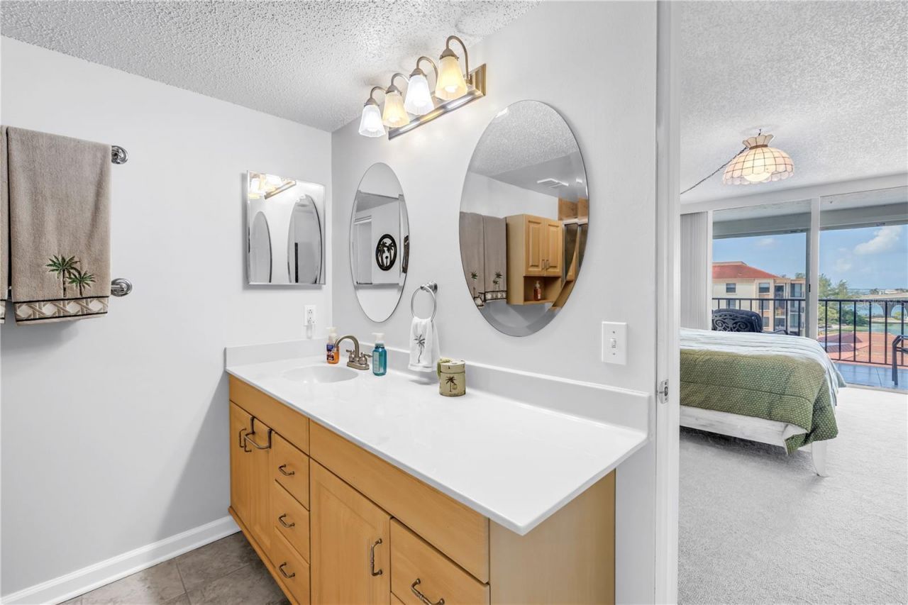 6265 Sun Boulevard, Unit 605, Saint Petersburg, FL 33715 Photo