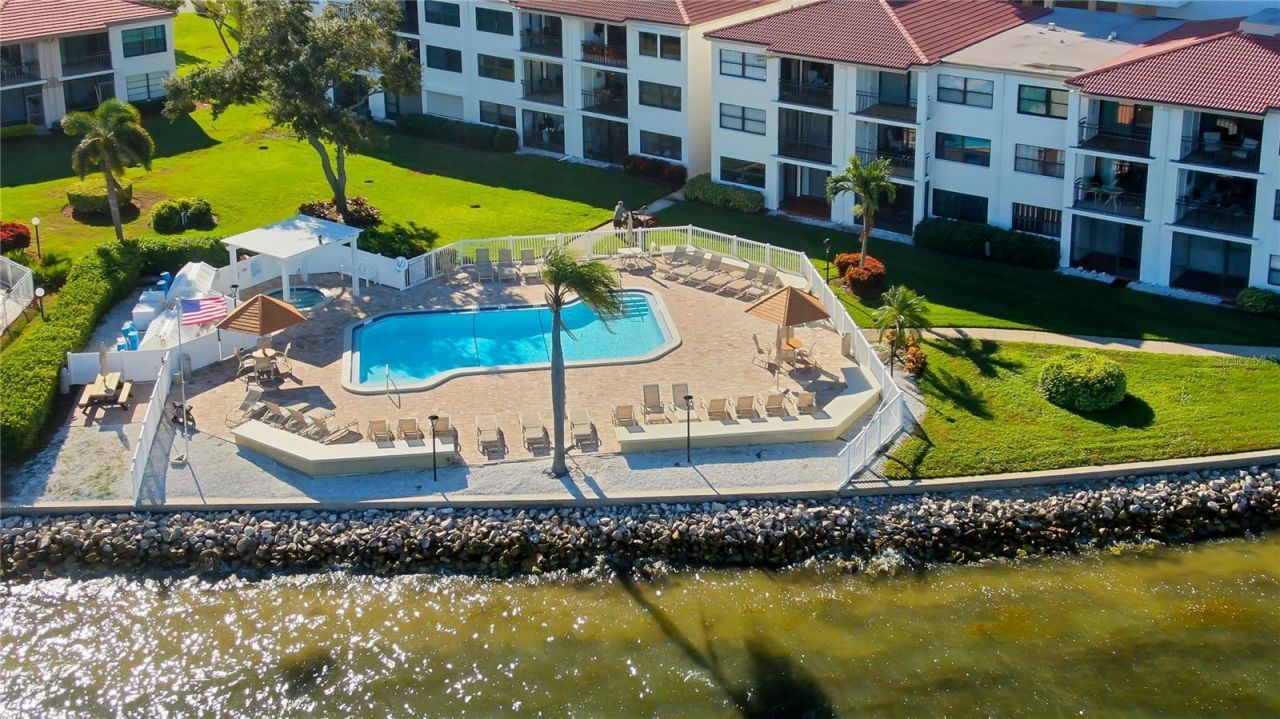 6265 Sun Boulevard, Unit 605, Saint Petersburg, FL 33715 Photo