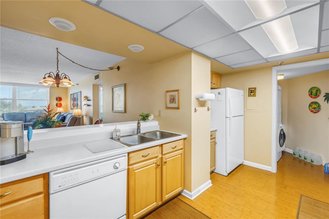 6265 Sun Boulevard, Unit 605, Saint Petersburg, FL 33715 Photo