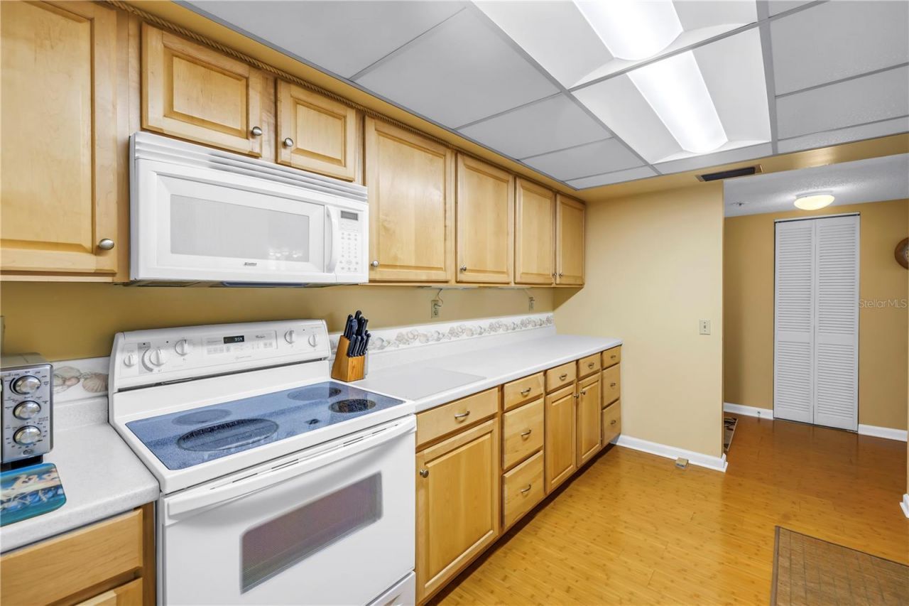 6265 Sun Boulevard, Unit 605, Saint Petersburg, FL 33715 Photo