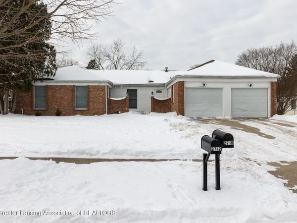 2710 Stoneleigh Drive, Lansing, MI 48910