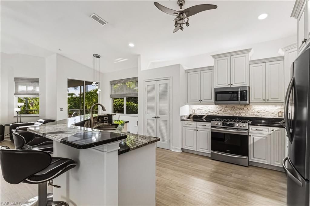 11033 Harbour Yacht Ct, Unit 202, Fort Myers, FL 33908 Photo