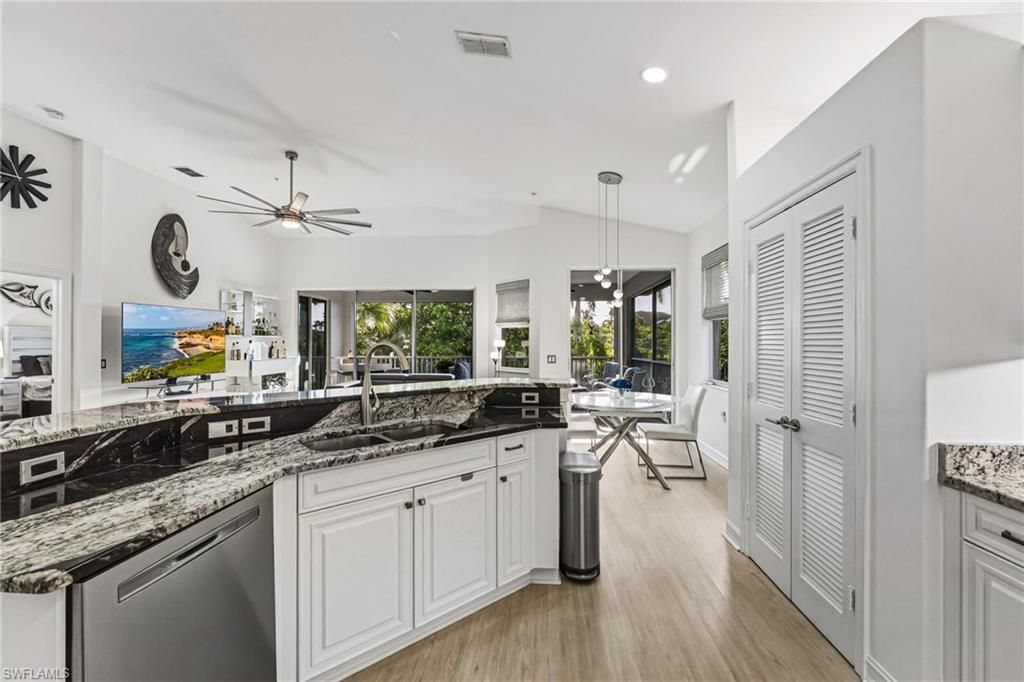 11033 Harbour Yacht Ct, Unit 202, Fort Myers, FL 33908 Photo