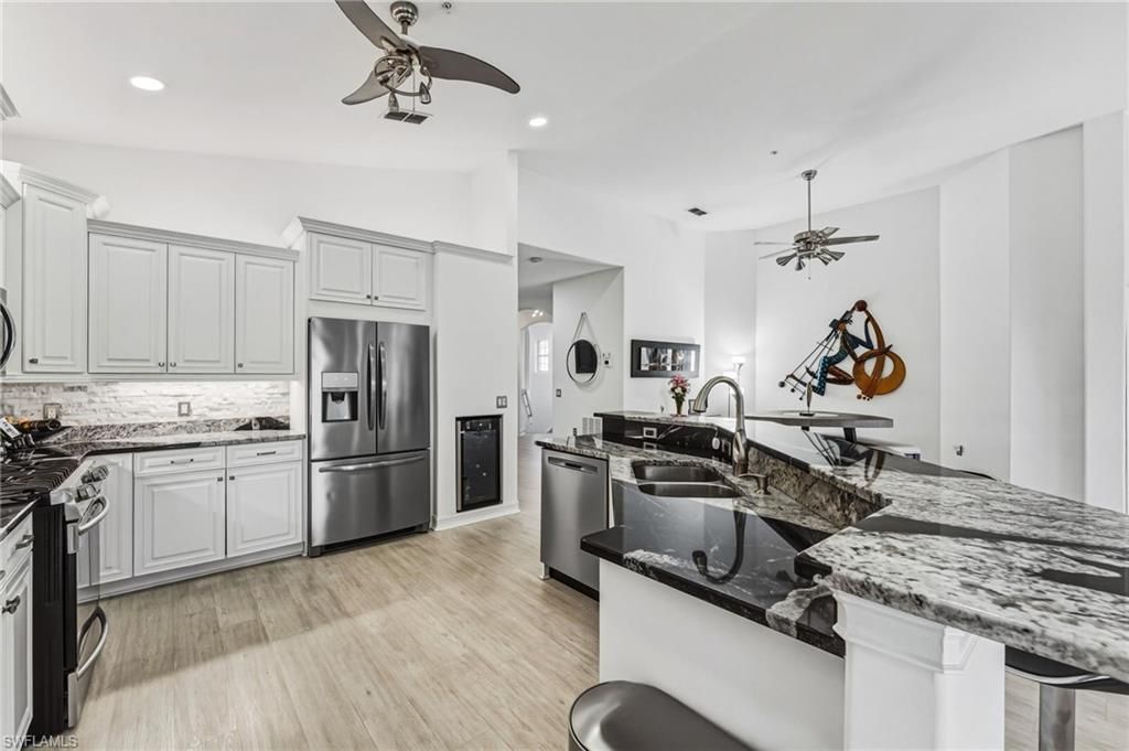 11033 Harbour Yacht Ct, Unit 202, Fort Myers, FL 33908 Photo